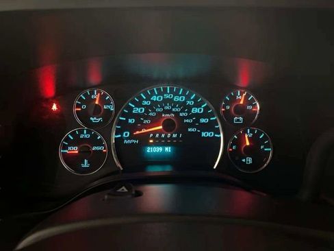 Used 2024 GMC Savana 2500 w/ Driver Convenience Package image 9