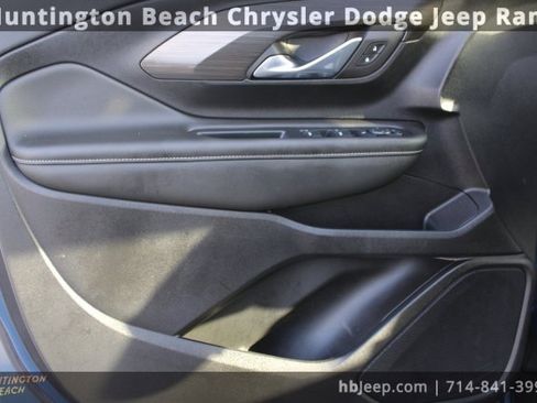 Used 2024 GMC Terrain SLE image 16