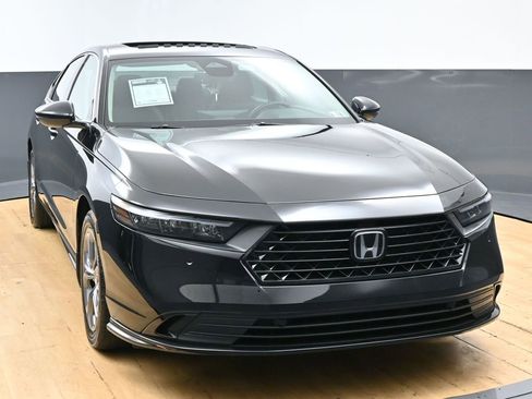 Used 2025 Honda Accord EX-L image 4