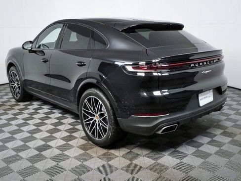 Certified 2024 Porsche Cayenne Coupe image 3