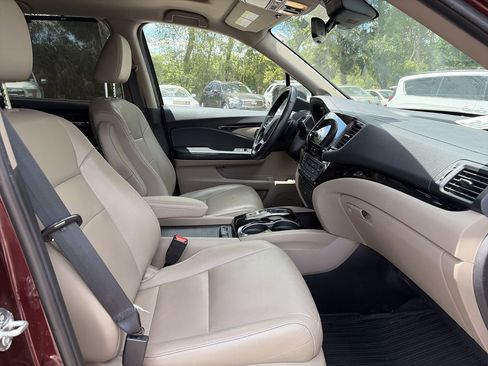 Used 2019 Honda Pilot Touring image 19