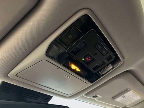 Used 2024 Toyota Grand Highlander AWD image 32