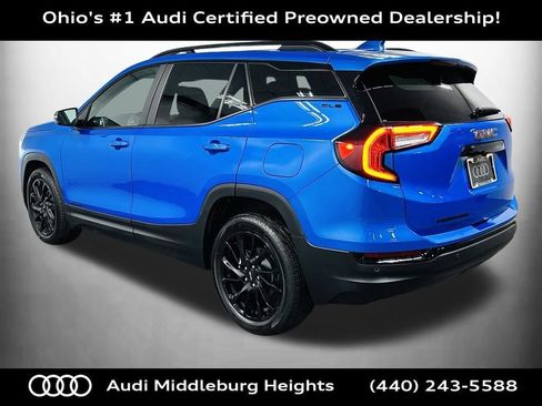 Used 2024 GMC Terrain SLE w/ Driver Convenience Package FWD image 5