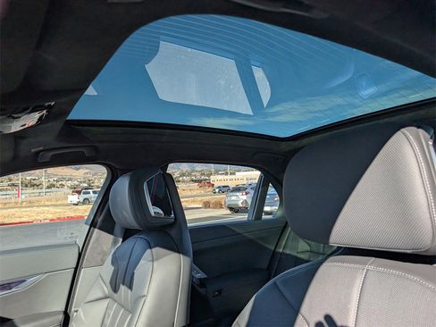 New 2026 BMW 740i xDrive image 12