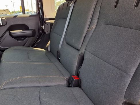 Used 2024 Jeep Wrangler Unlimited AWD/4WD image 6