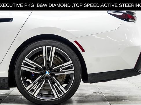 Used 2025 BMW 750e xDrive w/ Executive Package AWD/4WD image 17