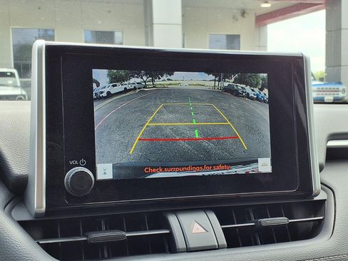 Used 2024 Toyota RAV4 XLE FWD image 17
