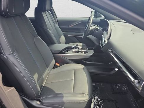 Certified 2024 Cadillac Lyriq Luxury AWD/4WD image 10