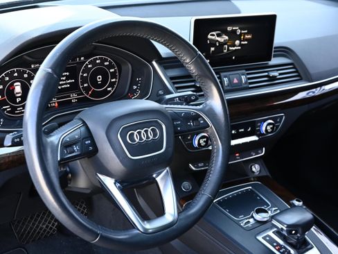 Used 2018 Audi Q5 Prestige w/ Prestige Package image 12