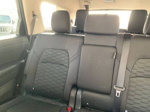 Used 2025 Nissan Pathfinder SV image 41