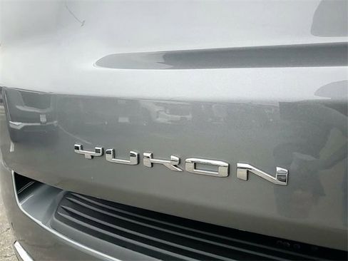 Used 2021 GMC Yukon SLT w/ SLT Luxury Plus Package image 6