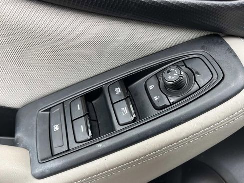 Used 2023 Subaru Forester Premium image 32