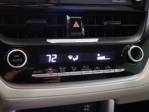 Certified 2022 Toyota Corolla Cross LE w/ Moonroof Package image 21