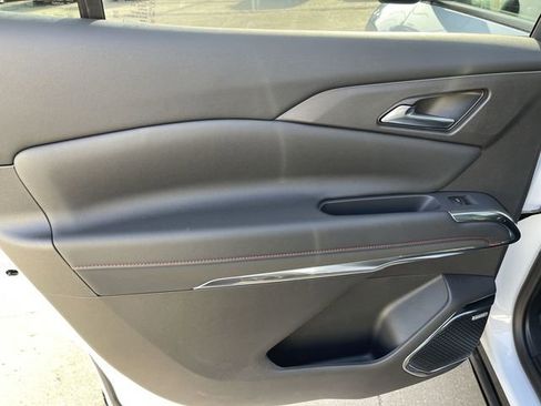 New 2026 Chevrolet Traverse RS w/ LPO, Floor Liner Package AWD/4WD image 12