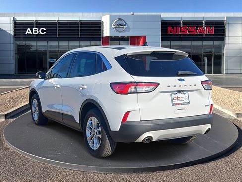 Used 2020 Ford Escape SE image 7