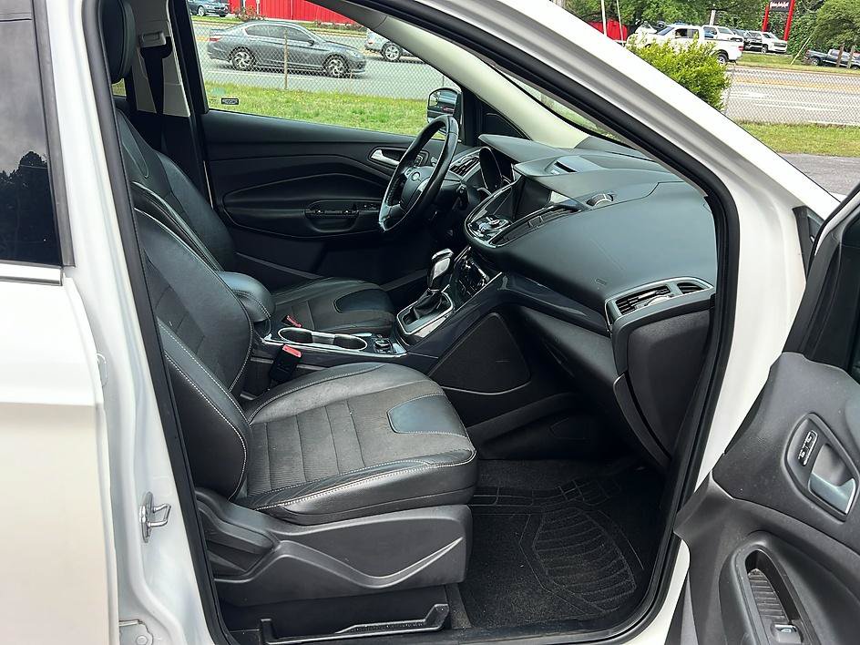 Used 2013 Ford Escape Titanium AWD/4WD image 32