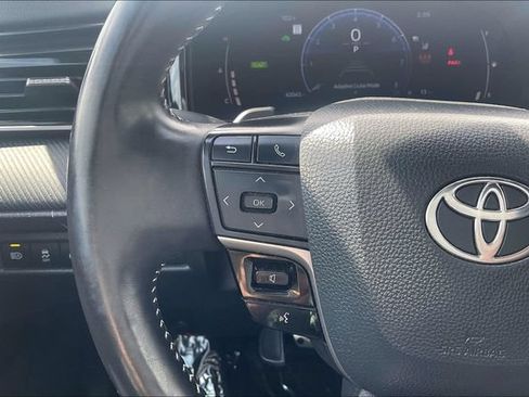 Used 2025 Toyota Camry SE w/ Convenience Package FWD image 18