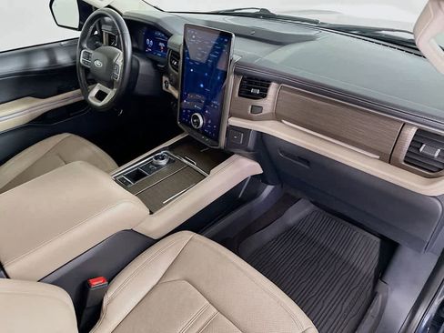 Certified 2022 Ford Expedition Limited image 36