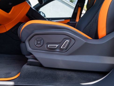 Used 2024 Lamborghini Urus S AWD/4WD image 18