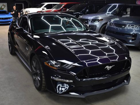 Used 2022 Ford Mustang GT RWD image 3