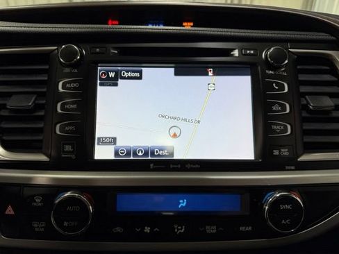 Used 2018 Toyota Highlander Limited AWD/4WD image 15