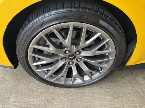 Used 2024 Ford Mustang GT Premium image 16