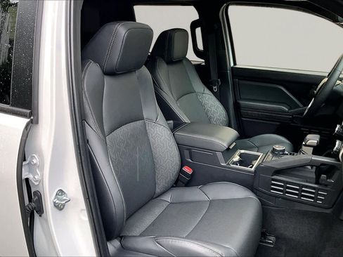 Certified 2025 Toyota Tacoma Limited AWD/4WD image 9