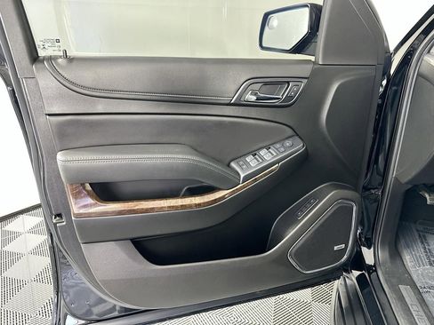 Used 2020 Chevrolet Suburban LT image 28