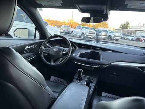 Used 2020 Cadillac XT4 Premium Luxury image 13