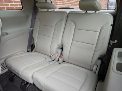 Used 2017 GMC Acadia Denali w/ Technology Package image 11