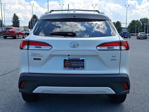 Certified 2022 Toyota Corolla Cross LE w/ Moonroof Package AWD/4WD image 6