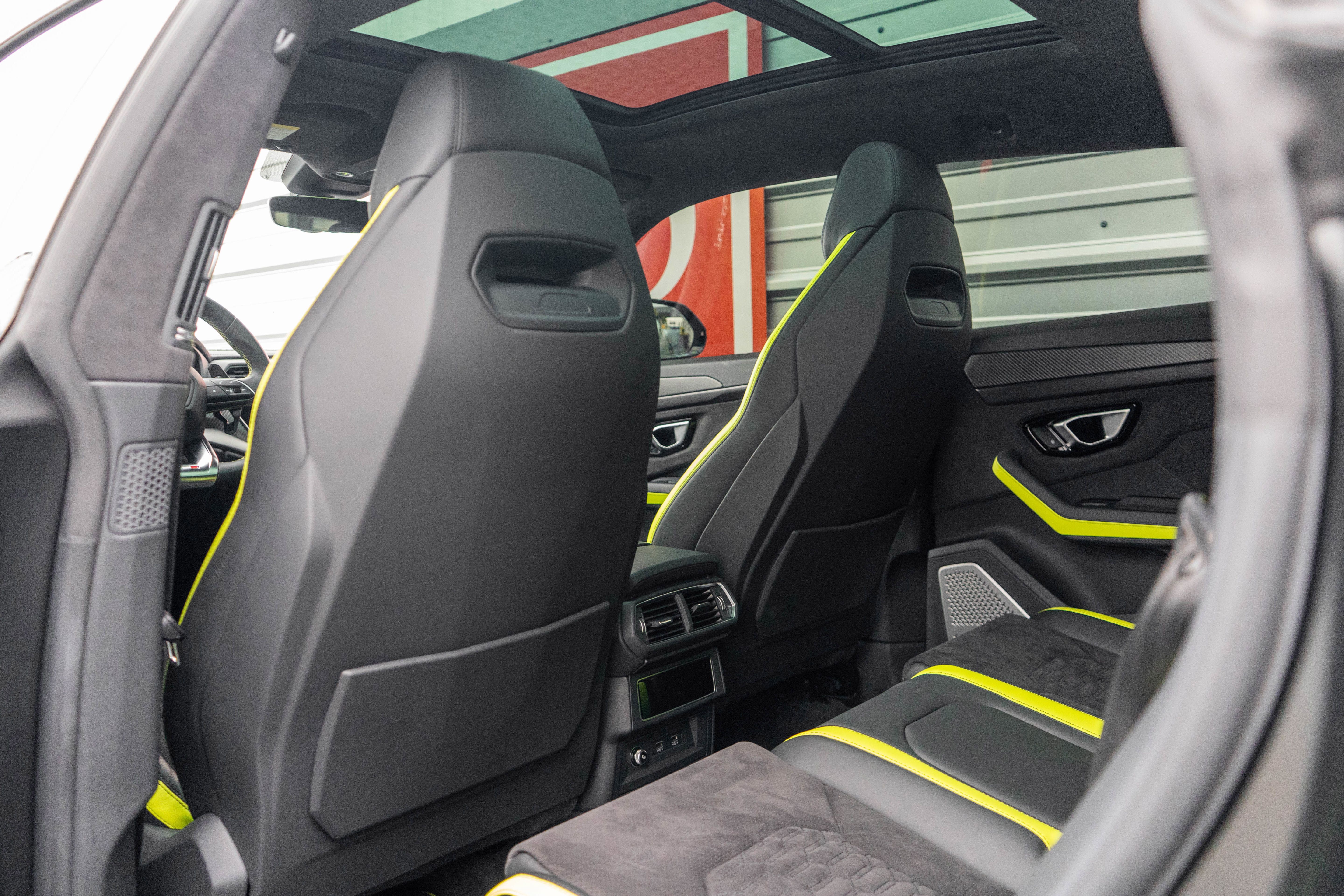 Used 2021 Lamborghini Urus AWD/4WD image 32