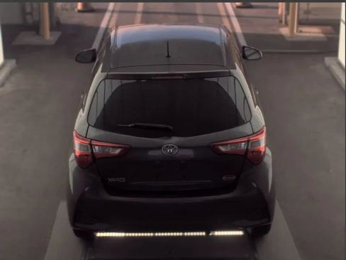 Used 2018 Toyota Yaris L FWD image 4