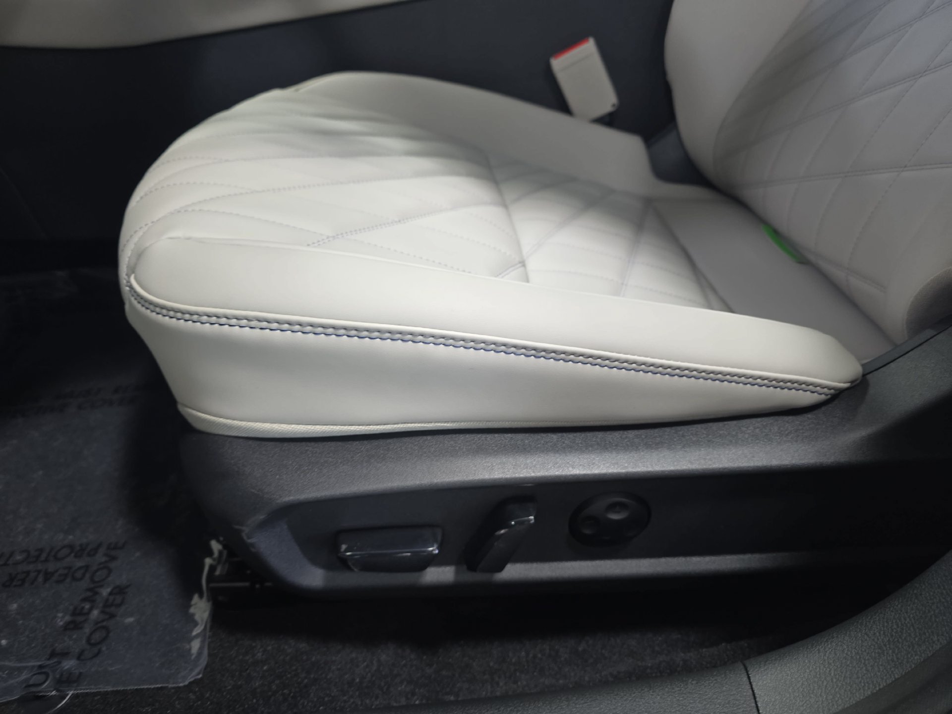 New 2026 Nissan Sentra SL w/ Floor Mat Package FWD image 24