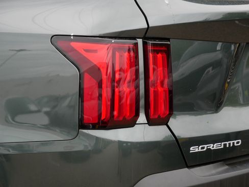 Certified 2023 Kia Sorento SX Prestige AWD/4WD image 17