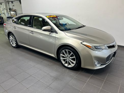 Used 2014 Toyota Avalon XLE Touring FWD image 2