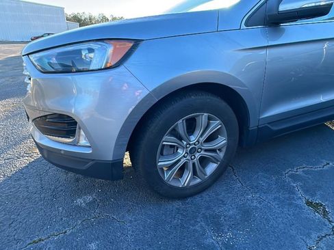 Used 2024 Ford Edge Titanium image 2