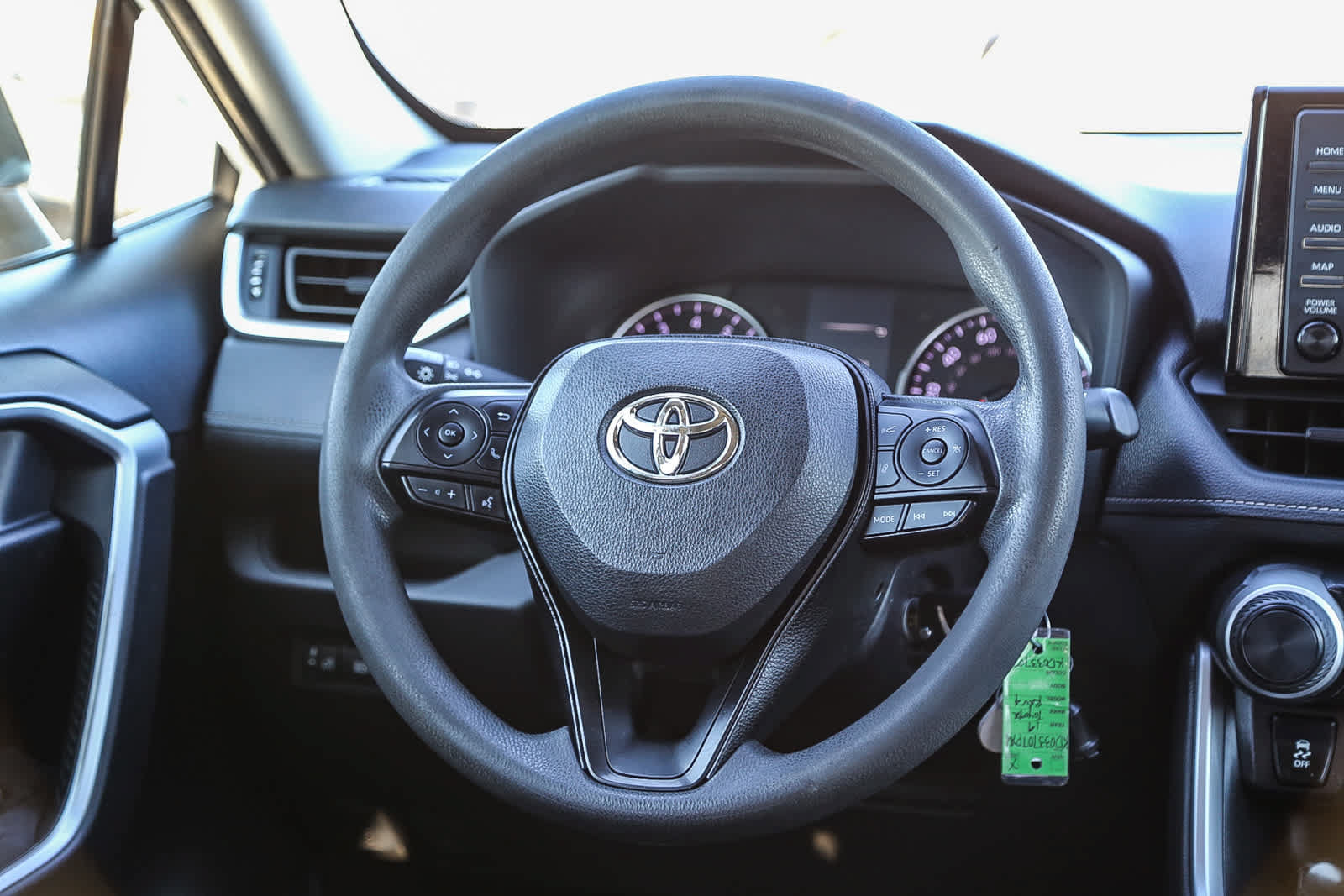 Used 2019 Toyota RAV4 LE w/ Carpet Mat Package AWD/4WD image 14