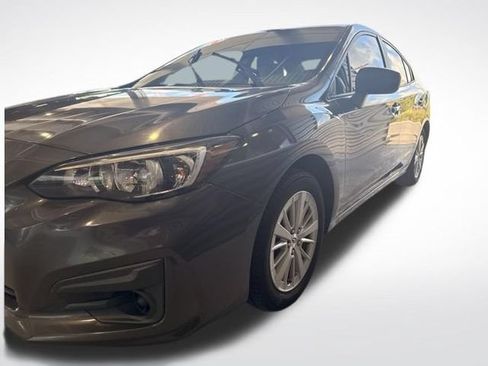 Used 2018 Subaru Impreza 2.0i Premium w/ Popular Package #1 AWD/4WD image 4