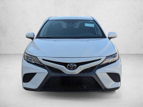 Certified 2020 Toyota Camry SE image 2