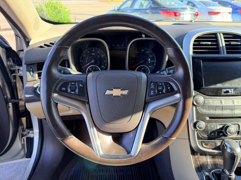 Used 2015 Chevrolet Malibu LT FWD image 17