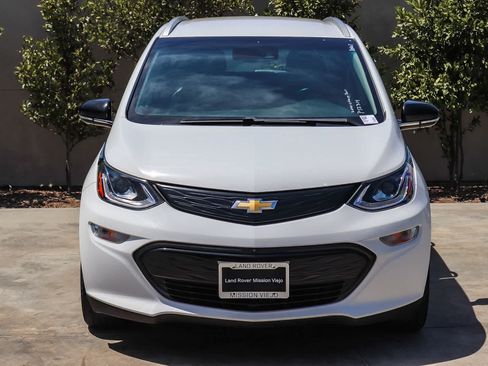 Used 2020 Chevrolet Bolt Premier w/ Infotainment Package FWD image 2