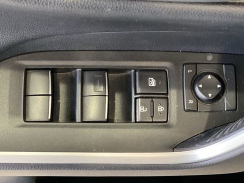 Used 2021 Toyota RAV4 Limited AWD/4WD image 16