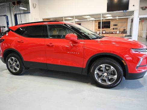Used 2023 Chevrolet Blazer LT w/ Convenience Package image 4