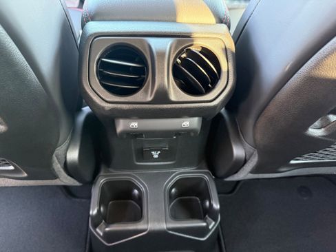 New 2025 Jeep Gladiator Rubicon w/ Convenience Group image 12