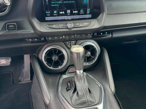 Used 2016 Chevrolet Camaro SS RWD image 14