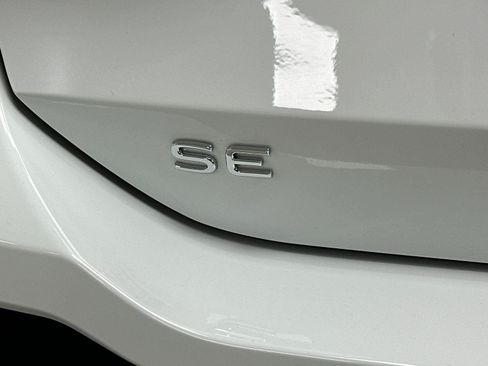New 2026 Volkswagen Tiguan SE FWD image 24