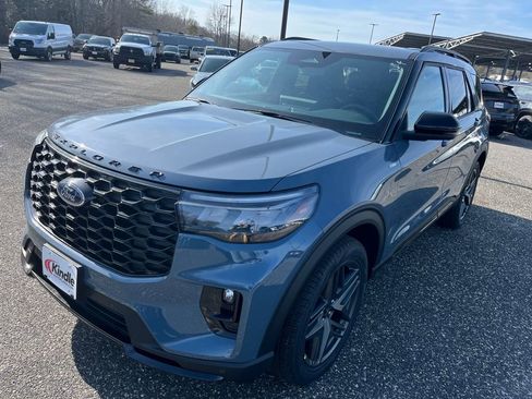 New 2026 Ford Explorer ST-Line w/ ST-Line Street Pack image 4