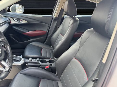Used 2018 MAZDA CX-3 Touring FWD image 2