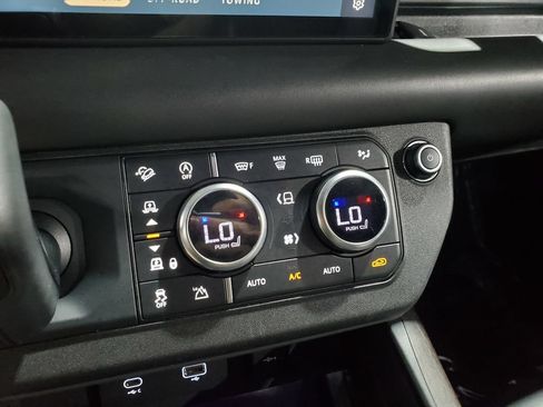 Used 2020 Land Rover Defender 110 X AWD/4WD image 26